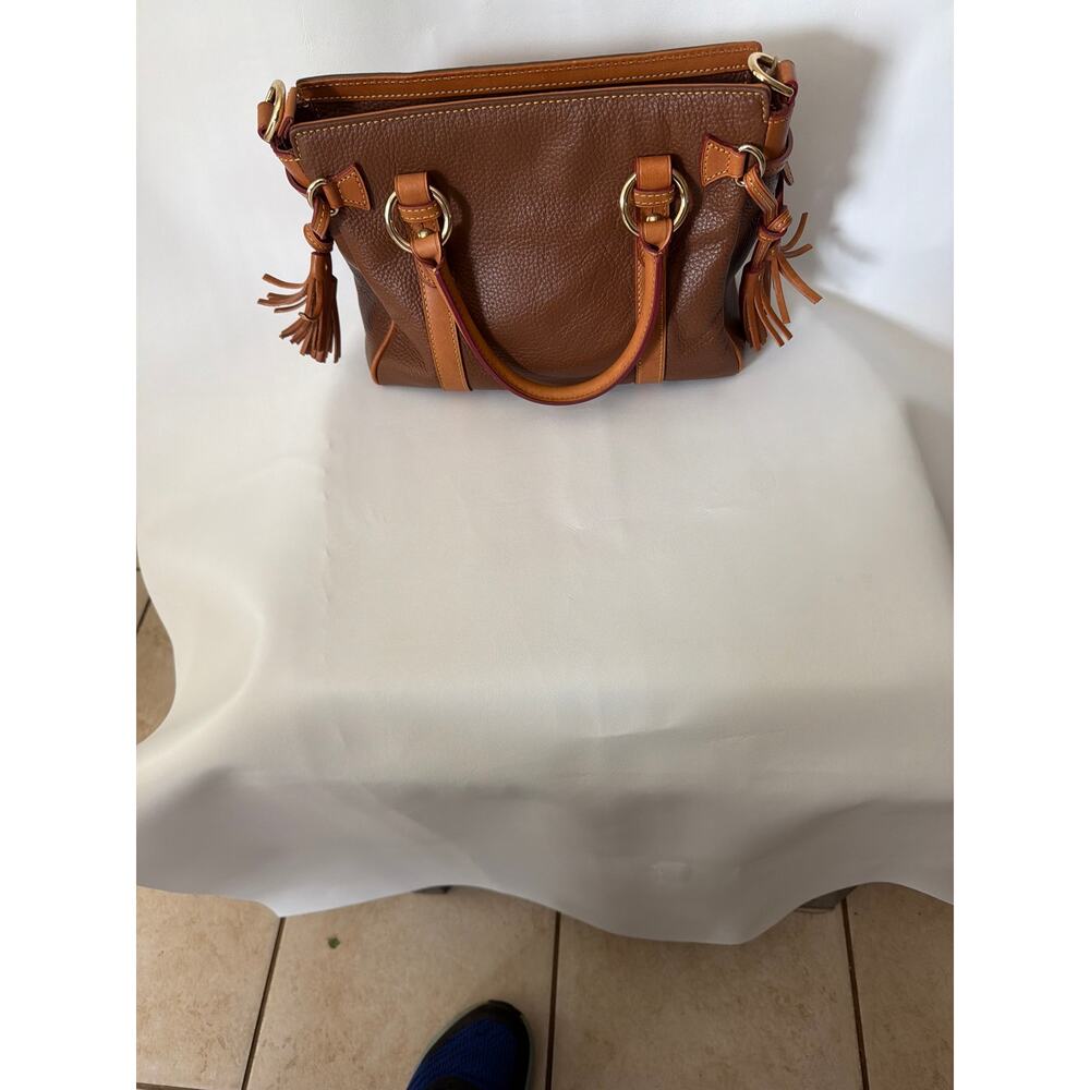 Dooney & Bourke medium pocket satchel high end pebble grain collection - Picture 2 of 14